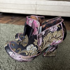 Irregular Choice Lovingly Gazing Black Shoes Size 41 7.5