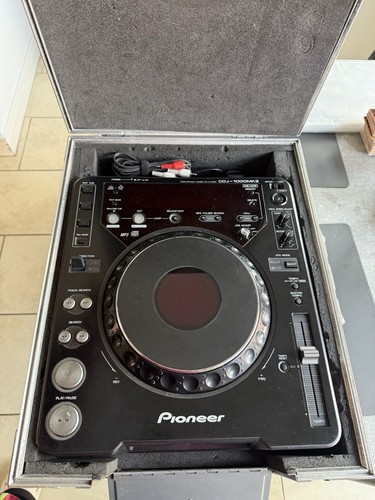 Pioneer compact disc player - pioneer,