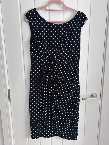 Connected apparel black white - apparel,