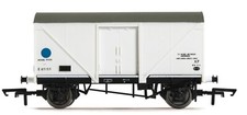 Hornby R6624 BR 12 Ton Fish Van split from 3 Pack Blue Spot E87159