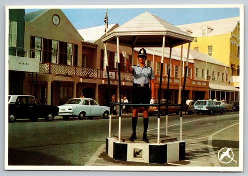 Heyl corner policeman - corner.,