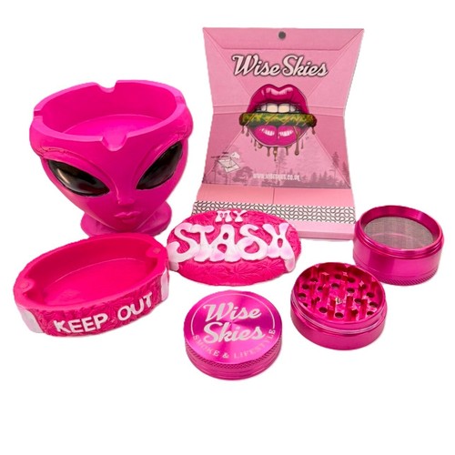 Pink alien ashtray set smoking - alien,