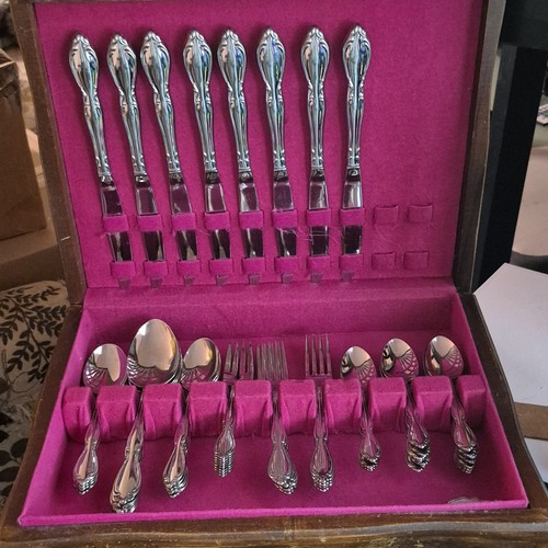 Oneida deluxe 23pc - oneida,