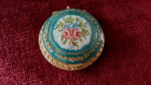 Gilded enamelled snuff box - gilded,