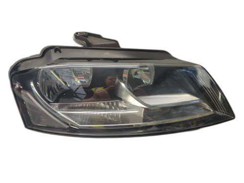 Audi 2010 headlight s - audi,