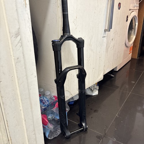 Rockshox yari 160mm - 29, travel
