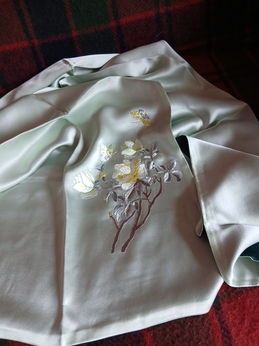 Bnwt chinese silk embroidered - chinese,