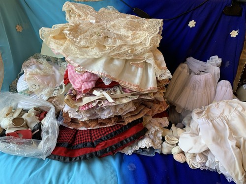 Large bundle vintage dolls - vintage,