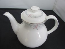  Royal Doulton Carnation Tea Pot (2 Pint)  Good Condition