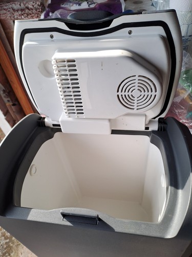 Portable thermoelectric cooler - portable,