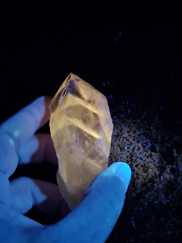 Powellite amethyst rough point - powellite,