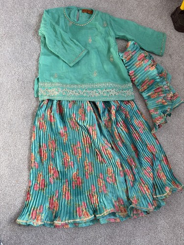 Janan girls sharara - janan, pakistani