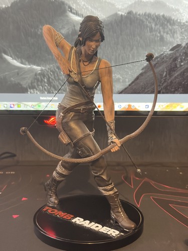 Lara croft tomb raider - croft, figure