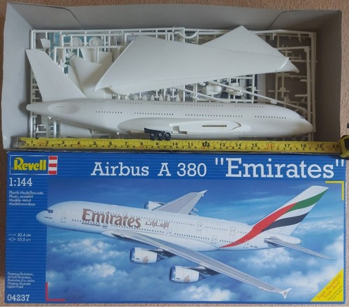 Airbus a380 revell model 144 - airbus,