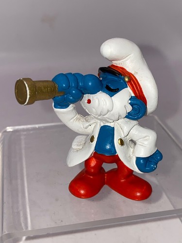 Peyo smurf figure - figure, captain