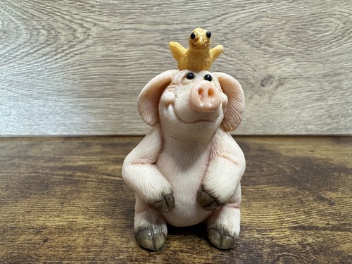 Piggin high flyer figurine - piggin',