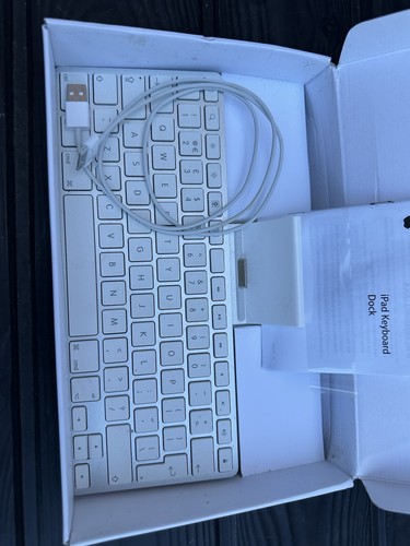 Apple ipad keyboard dock - ipad,