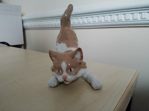 Lladro playful cat 5091 - lladro, #5091