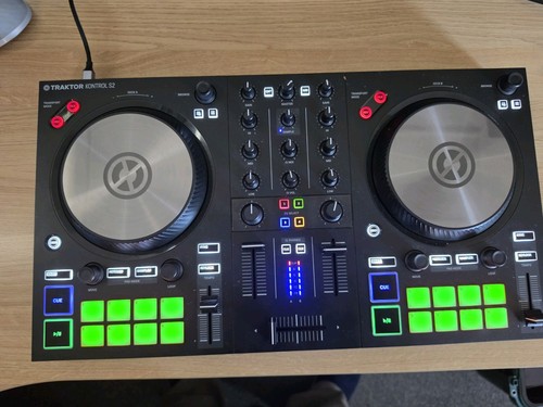 Traktor kontrol mk3 dj - s2,