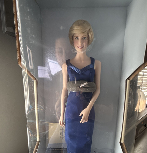 Princess diana porcelain doll - diana,