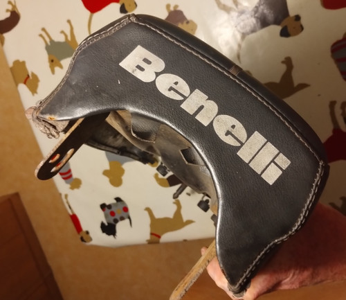 Benelli 250 seat - seat, early