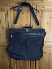 Carlton International, Folding Suit/Bag Carrier