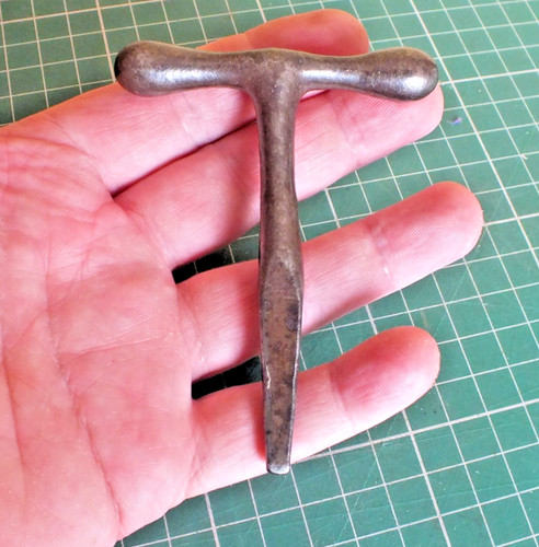 Vintage budget boot - boot, key