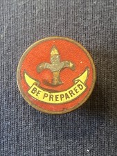 VINTAGE SENIOR BOY SCOUTS BE PREPARED RED ENAMEL BUTTONHOLE BADGE-COLLINS LONDON