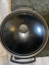 Le Creuset black Cast Iron Wok 15” with Lid