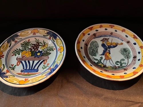 Two antique polychrome delft - antique,