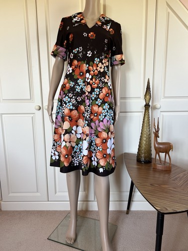 Vintage 70s flower patterned - vintage,