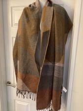 PIECES BEAUTIFUL LARGE BROWN PATTERN WARM SOFT SCARF SIZE APPROX 28in x 82in NEW