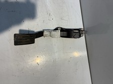 FORD FOCUS ACCELERATOR