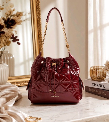 River island chain - river,