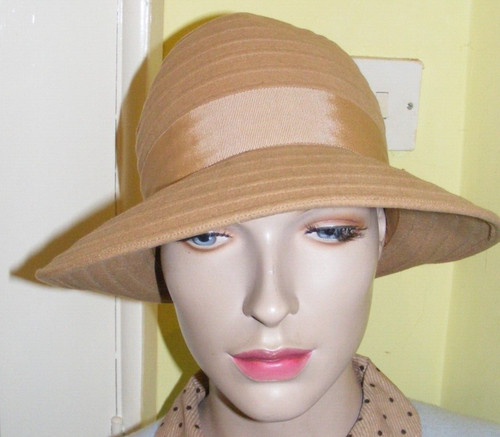 Vintage 1960s tan wool felt