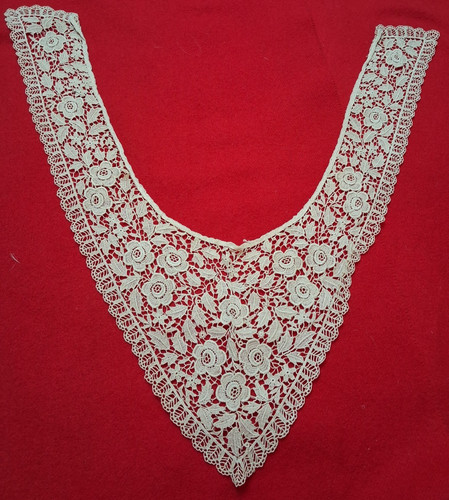 Dark cream antique lace - dark,