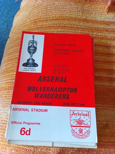 Arsenal programmes from - 3,