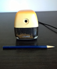 Dahle 77 electric adaptable desktop pencil sharpener 1960's