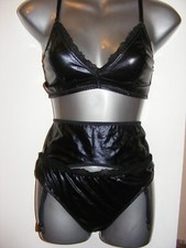 WET LOOK BRA BRIEF SUSPENDER SET