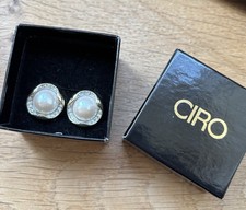 Ciro Faux Pearl Crystal Clip