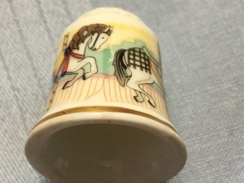 Thimble royal doulton - thimble,