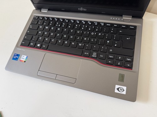 Fujitsu lifebook series - u, 14"