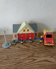 Fireman Fire Station Play Set & Vehicle With  4 Figures Toy Imaginative Play.   
