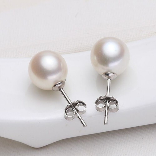 Beatutiful pearl stud earrings - pearl,