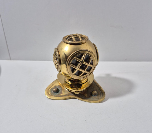Brass scuba diver deep - diver, sea