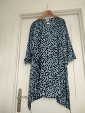Masai Blue Leopard Print 3/4
