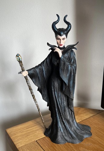 Maleficent disney showcase - maleficent,