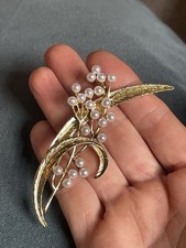 Vintage Beautiful Trifari Faux