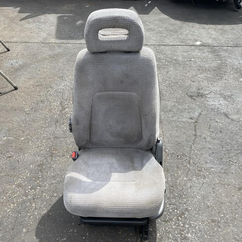 Seat front left - front, see