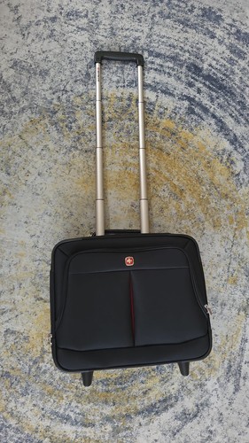 Wenger granada wheeled - 17",